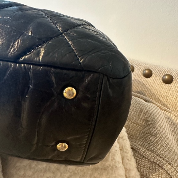 Authentic & Gorgeous CHANEL Portobello Tote Bag - The Ultimate in High Fashion - Picture 10 of 16